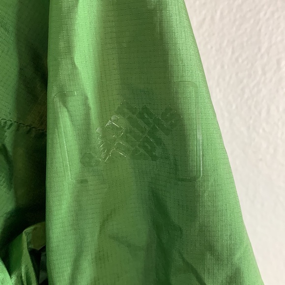 Like New Eastern Mountain Sports Spring Green System Three Raincoat - Picture 10 of 11